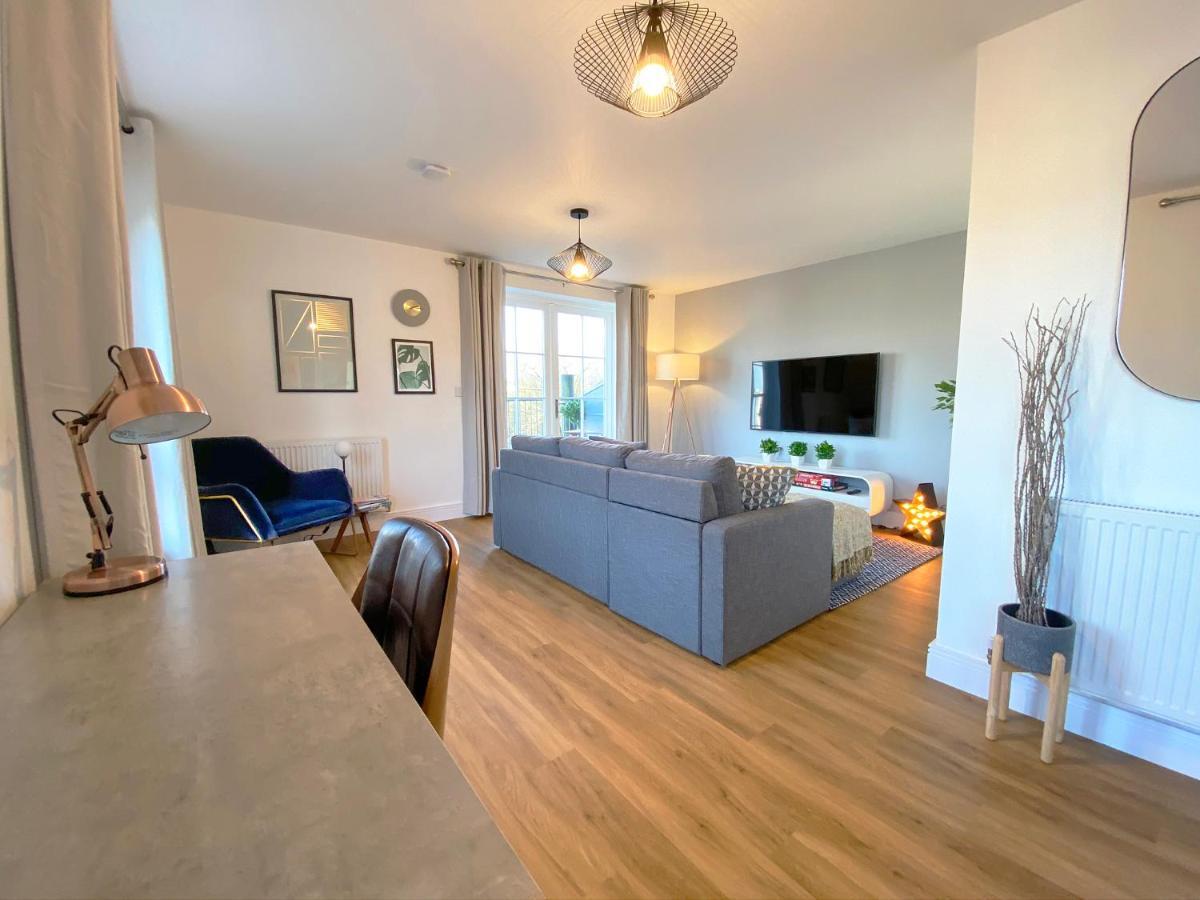 Ferienwohnung Urbanside Penthouse Yeovil Exterior foto
